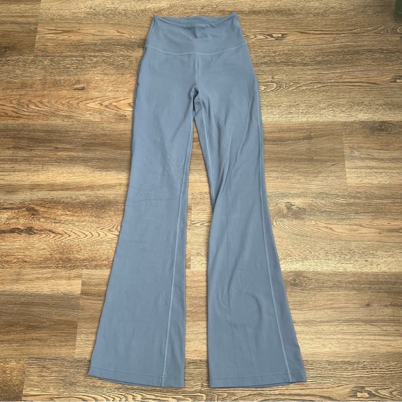Lululemon Groove Super-High-Rise Flared Pant Nulu Size 4 Water Drop - Picture 2 of 10